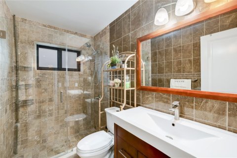 Casa en venta en Miami, Florida, 4 dormitorios, 170.01 m2 № 2056246 - foto 21