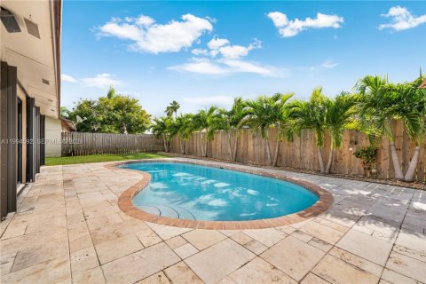 Casa en venta en Miami, Florida, 4 dormitorios, 170.01 m2 № 2056246 - foto 9