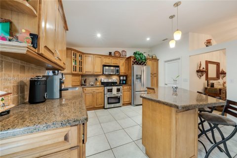 Casa en venta en Miami, Florida, 4 dormitorios, 170.01 m2 № 2056246 - foto 7