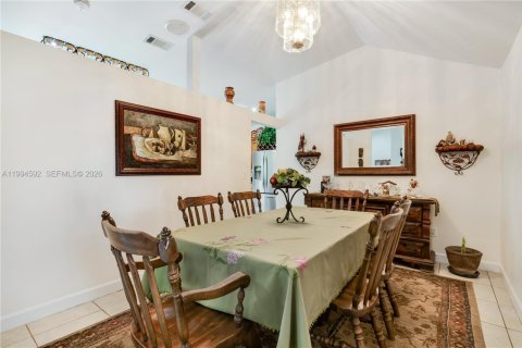 Casa en venta en Miami, Florida, 4 dormitorios, 170.01 m2 № 2056246 - foto 15