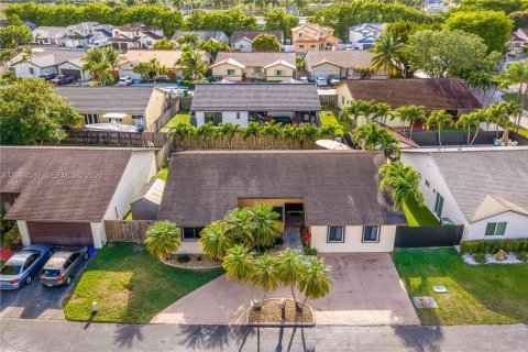 Casa en venta en Miami, Florida, 4 dormitorios, 170.01 m2 № 2056246 - foto 26