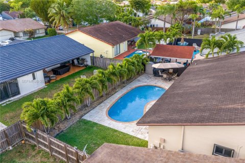 Casa en venta en Miami, Florida, 4 dormitorios, 170.01 m2 № 2056246 - foto 29