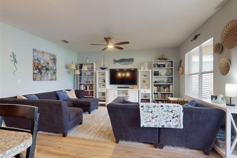 Casa en venta en New Smyrna Beach, Florida, 3 dormitorios, 157.93 m2 № 1823035 - foto 6