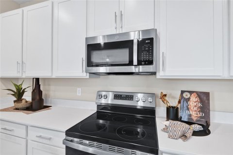 House in Ocala, Florida 4 bedrooms, 192.31 sq.m. № 1893789 - photo 8