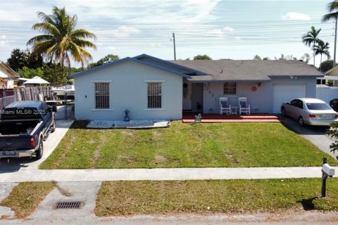 House in Homestead, Florida 3 bedrooms, 122.45 sq.m. № 1969140 - photo 19