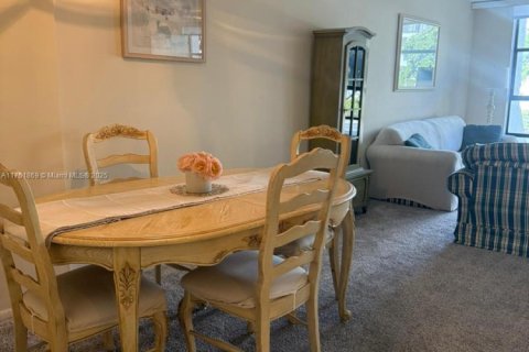 Condo in Hallandale Beach, Florida, 1 bedroom  № 1968301 - photo 7