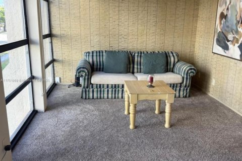 Condo in Hallandale Beach, Florida, 1 bedroom  № 1968301 - photo 12