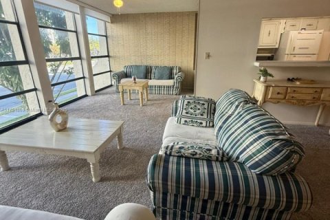 Condo in Hallandale Beach, Florida, 1 bedroom  № 1968301 - photo 13