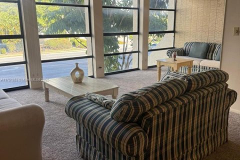 Condo in Hallandale Beach, Florida, 1 bedroom  № 1968301 - photo 4