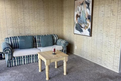 Condo in Hallandale Beach, Florida, 1 bedroom  № 1968301 - photo 11