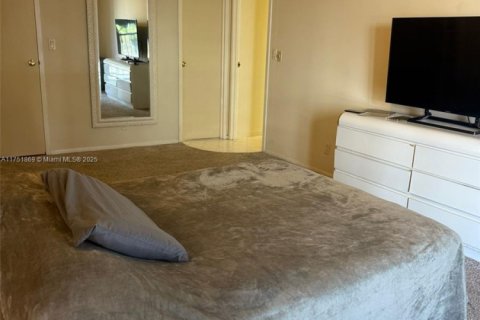 Condo in Hallandale Beach, Florida, 1 bedroom  № 1968301 - photo 29