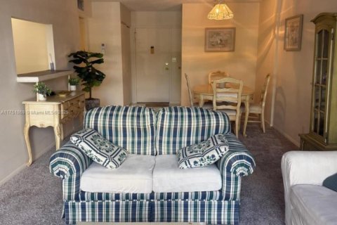 Condo in Hallandale Beach, Florida, 1 bedroom  № 1968301 - photo 10