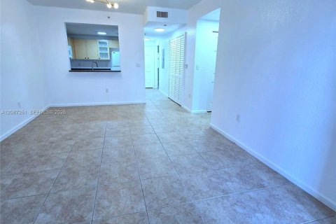 Copropriété à louer à Coral Springs, Floride: 3 chambres, 98.01 m2 № 2357279 - photo 4