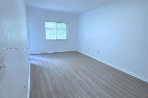 Copropriété à louer à Coral Springs, Floride: 3 chambres, 98.01 m2 № 2357279 - photo 11