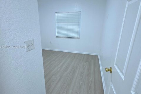 Copropriété à louer à Coral Springs, Floride: 3 chambres, 98.01 m2 № 2357279 - photo 8