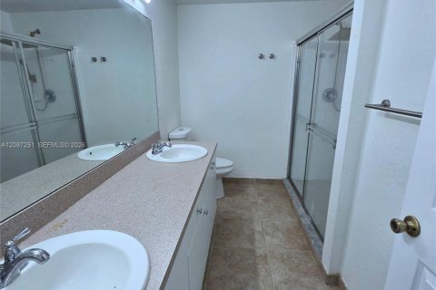 Copropriété à louer à Coral Springs, Floride: 3 chambres, 98.01 m2 № 2357279 - photo 12