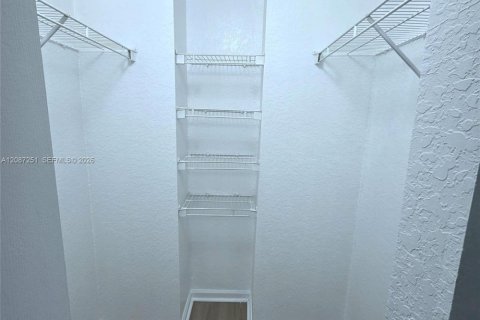 Copropriété à louer à Coral Springs, Floride: 3 chambres, 98.01 m2 № 2357279 - photo 13