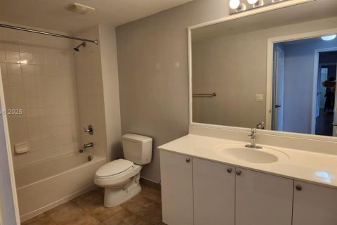 Appartement à louer à Miami, Floride: 2 chambres, 110.37 m2 № 1952333 - photo 1