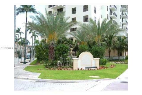 Appartement à louer à Miami, Floride: 2 chambres, 110.37 m2 № 1952333 - photo 3