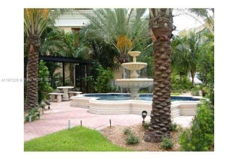 Appartement à louer à Miami, Floride: 2 chambres, 110.37 m2 № 1952333 - photo 4