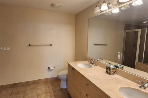 Appartement à louer à Miami, Floride: 2 chambres, 110.37 m2 № 1952333 - photo 2