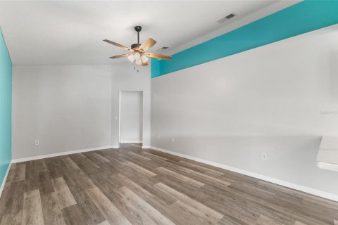 Villa ou maison à vendre à Spring Hill, Floride: 4 chambres, 162.39 m2 № 2427440 - photo 15