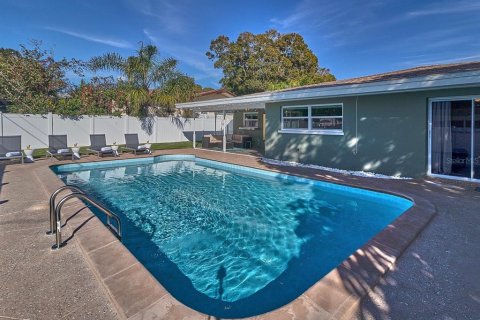 House in Clearwater, Florida 3 bedrooms, 124.12 sq.m. № 1893876 - photo 7