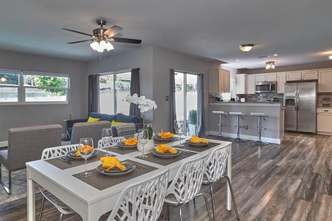 House in Clearwater, Florida 3 bedrooms, 124.12 sq.m. № 1893876 - photo 10