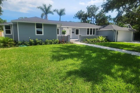 Villa ou maison à louer à Sarasota, Floride: 4 chambres, 235.88 m2 № 1788054 - photo 1