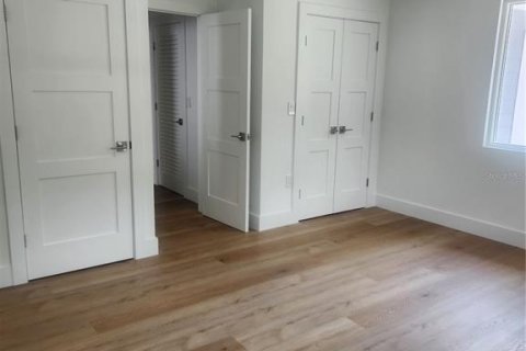 Villa ou maison à louer à Sarasota, Floride: 4 chambres, 235.88 m2 № 1788054 - photo 19