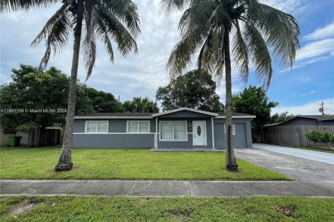 Commercial property in Pompano Beach, Florida 586.49 sq.m. № 2021041 - photo 13