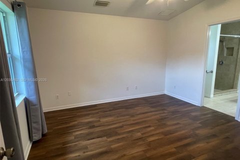 Propiedad comercial en venta en Fort Myers, Florida, 201.97 m2 № 2084770 - foto 7