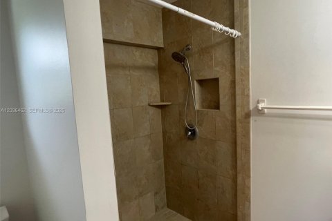 Propiedad comercial en venta en Fort Myers, Florida, 201.97 m2 № 2084770 - foto 12