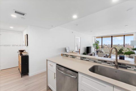 Copropriété à louer à North Miami, Floride: 1 chambre, 72.65 m2 № 1976721 - photo 8