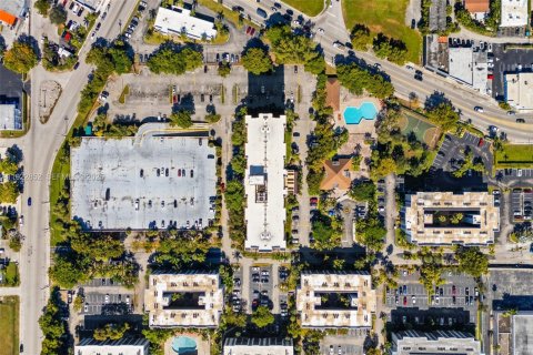 Copropriété à louer à North Miami, Floride: 1 chambre, 72.65 m2 № 1976721 - photo 12