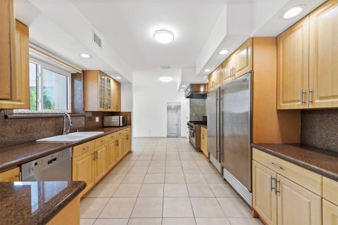 Villa ou maison à vendre à Miami Beach, Floride: 4 chambres, 400.87 m2 № 1715537 - photo 24