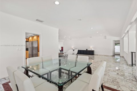 Villa ou maison à vendre à Miami Beach, Floride: 4 chambres, 400.87 m2 № 1715537 - photo 28