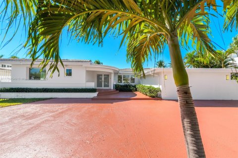 Villa ou maison à vendre à Miami Beach, Floride: 4 chambres, 400.87 m2 № 1715537 - photo 5