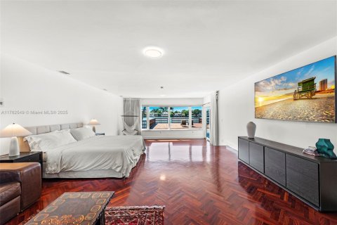 Villa ou maison à vendre à Miami Beach, Floride: 4 chambres, 400.87 m2 № 1715537 - photo 11