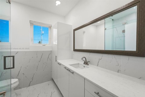 Villa ou maison à vendre à Miami Beach, Floride: 4 chambres, 400.87 m2 № 1715537 - photo 19