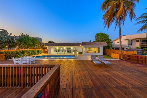 Villa ou maison à vendre à Miami Beach, Floride: 4 chambres, 400.87 m2 № 1715537 - photo 6