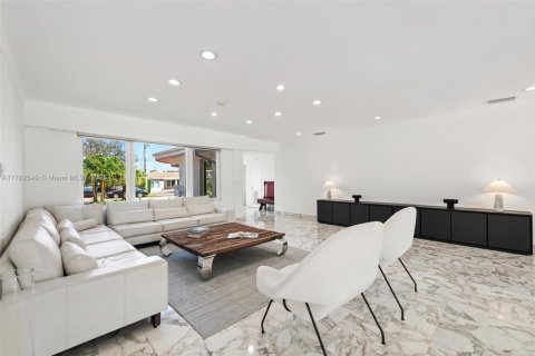 Villa ou maison à vendre à Miami Beach, Floride: 4 chambres, 400.87 m2 № 1715537 - photo 8