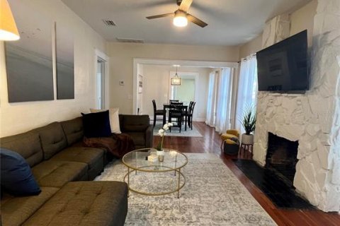 Propiedad comercial en venta en Clearwater, Florida, 13 dormitorios, 241.55 m2 № 1898756 - foto 3