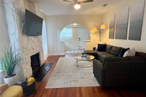 Propiedad comercial en venta en Clearwater, Florida, 13 dormitorios, 241.55 m2 № 1898756 - foto 2