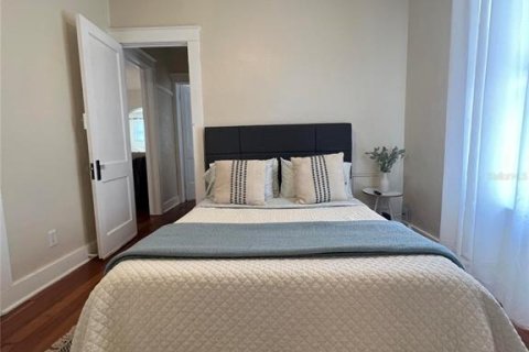 Propiedad comercial en venta en Clearwater, Florida, 13 dormitorios, 241.55 m2 № 1898756 - foto 15