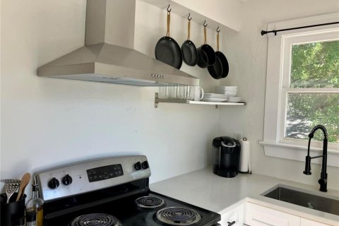 Propiedad comercial en venta en Clearwater, Florida, 13 dormitorios, 241.55 m2 № 1898756 - foto 16