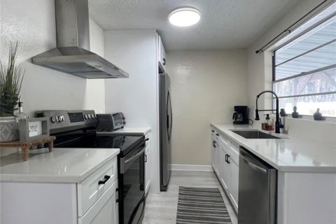 Propiedad comercial en venta en Clearwater, Florida, 13 dormitorios, 241.55 m2 № 1898756 - foto 4