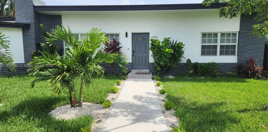 Casa en Miami, Florida 3 dormitorios, 202.81 m2 № 1862273