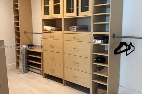 Casa en alquiler en Miami, Florida, 3 dormitorios, 202.81 m2 № 1862273 - foto 28