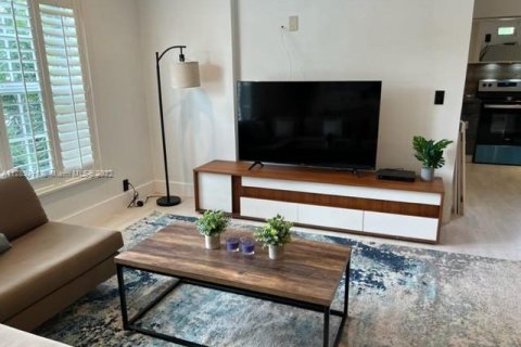 Casa en alquiler en Miami, Florida, 3 dormitorios, 202.81 m2 № 1862273 - foto 10
